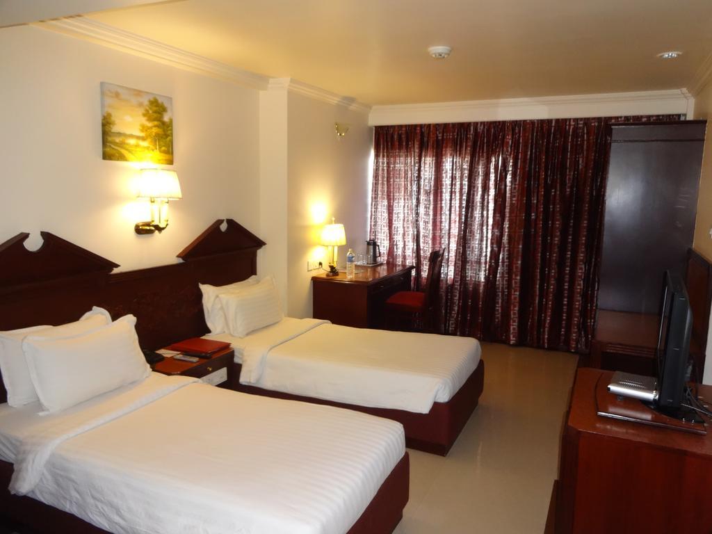 Westway Hotel Kozhikode Exterior foto