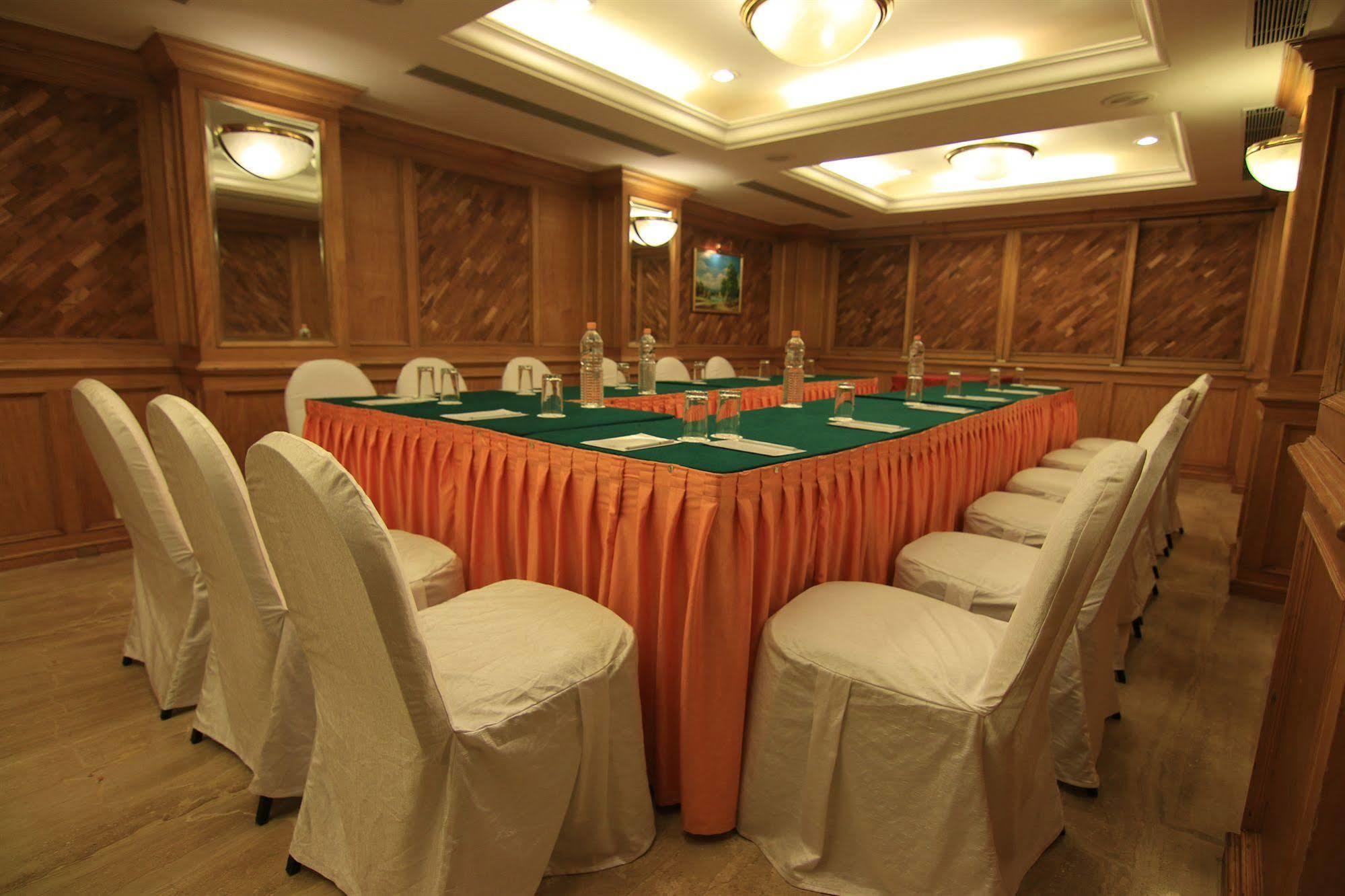 Westway Hotel Kozhikode Exterior foto