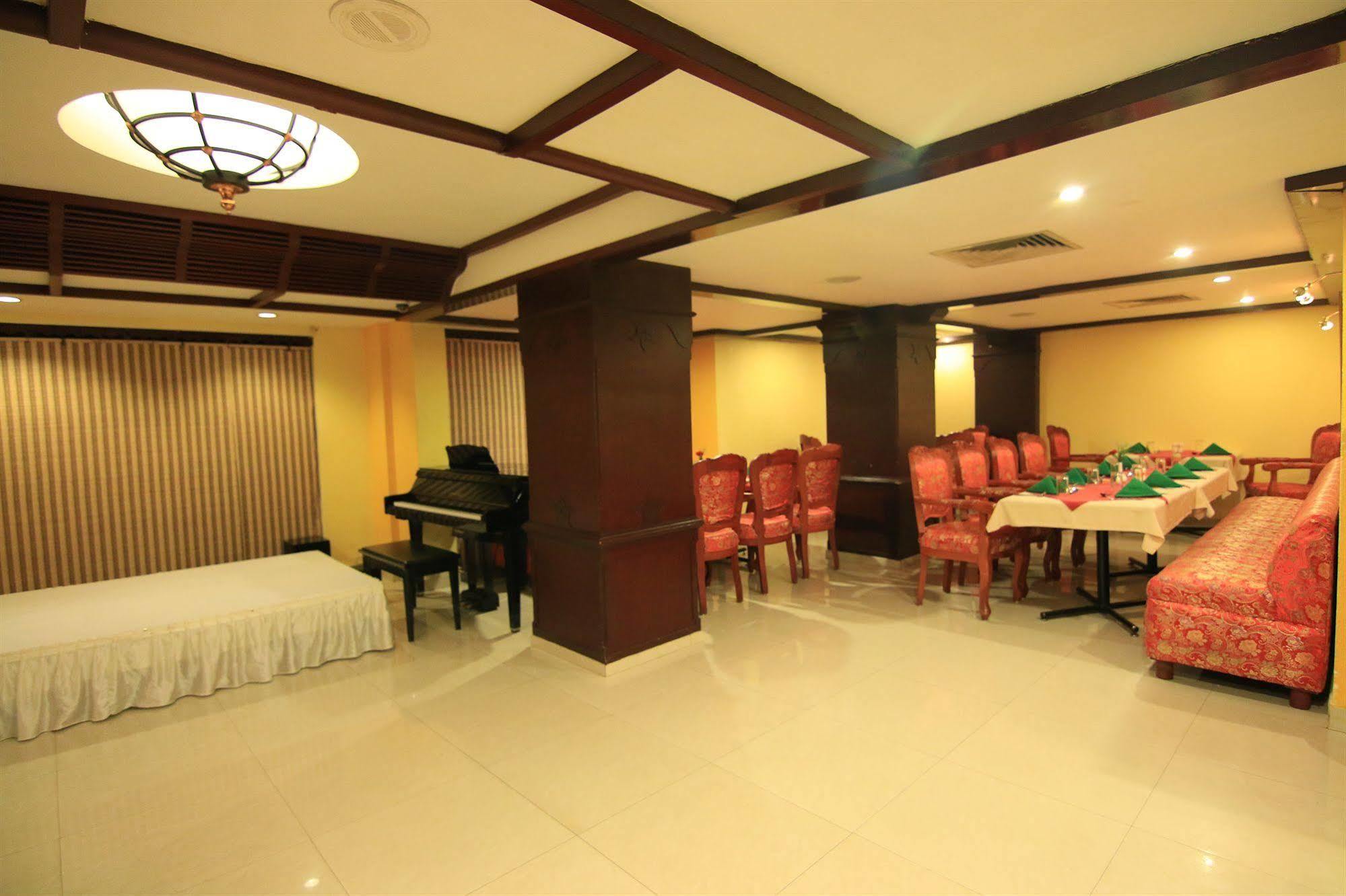 Westway Hotel Kozhikode Exterior foto