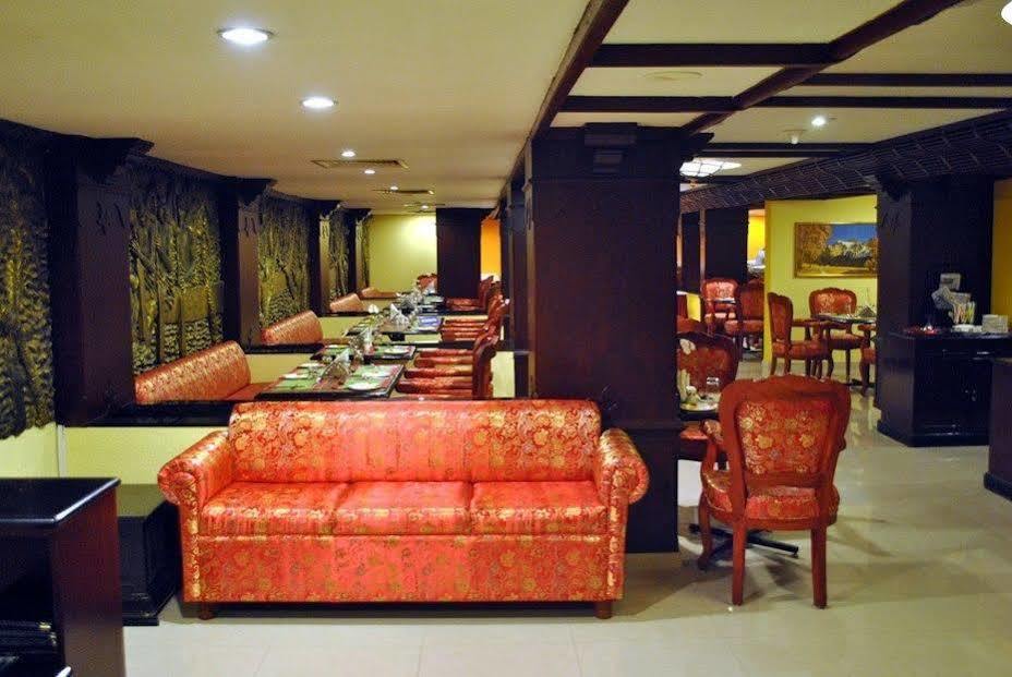 Westway Hotel Kozhikode Exterior foto