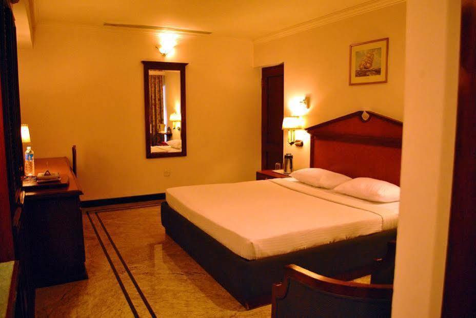 Westway Hotel Kozhikode Exterior foto